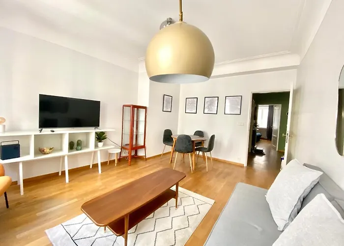 Bars & Culture At Your Doorsteps * Lüksemburg