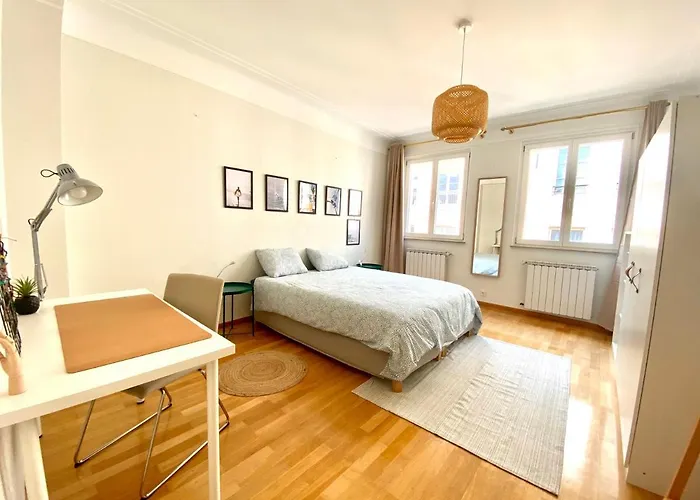 Bars & Culture At Your Doorsteps Lüksemburg