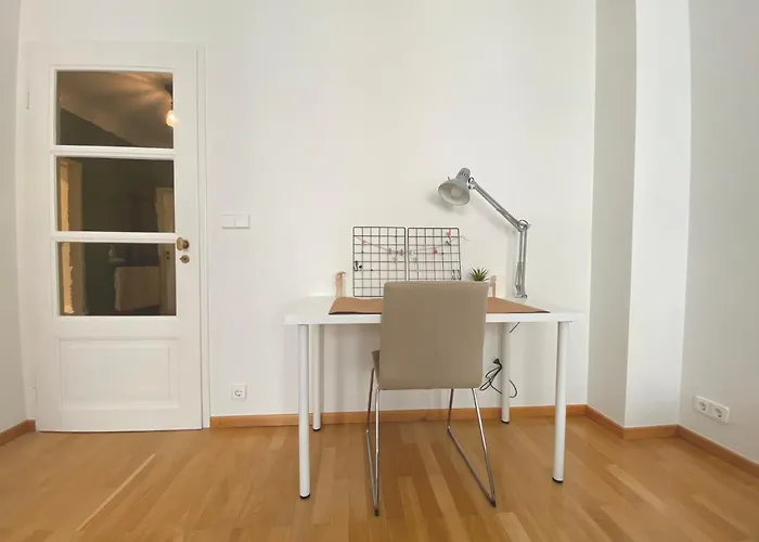 Bars & Culture At Your Doorsteps 卢森堡